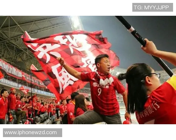 天津天海迎战山东鲁能泰山争夺中超联赛关键三分之战