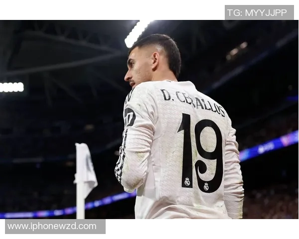 克罗斯的足球传奇之路：从少年天才到世界顶级中场的蜕变与成就